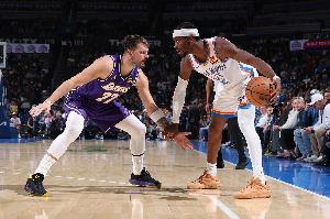 现在NBA太阳队有中国球员