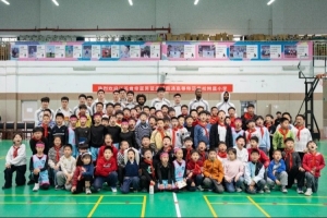 哈登鞋子广告