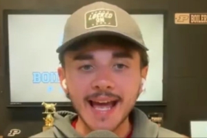 科比球衣打球