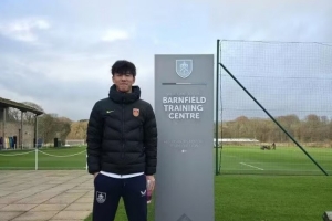 FIFA19购买刚入队球员