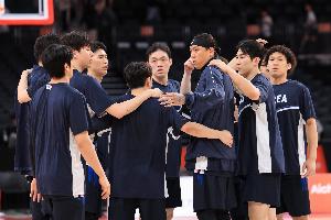 韩国男篮:赛前训练取消令全队紧张 携