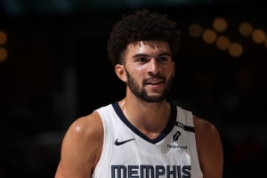 创造历史！布泽尔生涯前五战皆首发且全胜 NBA历史首位青少年球员